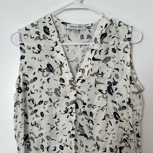 Amour Vert Top Size Small in Cream and Navy 100% Tencel - Picture 2 of 5